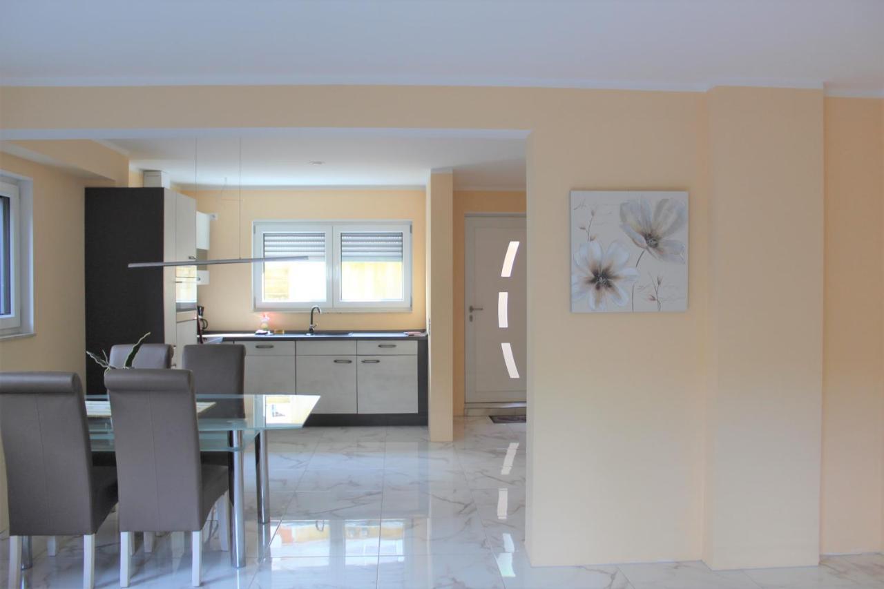 Ferienwohnung Bei Heidelberg Mauer Luaran gambar